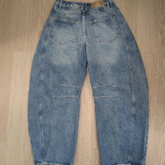 Free People We The Free Lucky You Mid Rise Barrel Jeans - Picture 9 of 16